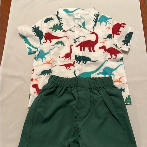 Dinosaur Print Shirt and‎ Green Shorts Set - Picture 1 of 5